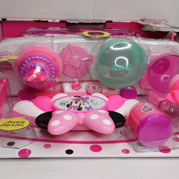 'DISNEY'S 'BOWTASTIC PASTRY PLAYSET' MUSIC & LIGHTS MINNIE'S BAKING 15-PIECE SET - Picture 8 of 14